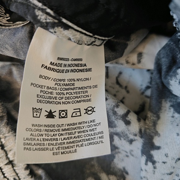 Burton Dryride Womens Small Black Snowboard  Cargo Pants Insulated Winter Sport - Picture 8 of 9